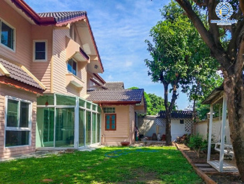 *****บ้านเดี่ยวมือสองย่านกรุงเทพฯ ม.ซื่อตรง28 นวมินทร์ เนื้อที่กว้างขวางมากถึง 108 ตร.ว. ฟังก์ชัน 5 ห้องนอน 4 ห้องน้ำ ที่จอดรถ 2 คัน บ้านหลังใหญ่ พื้นที่ใช้สอยกว้างขวาง พร้อมเข้าอยู่ บนทำเลแห่งการเดินทาง ใกล้รถไฟฟ้าสายสีชมพู "สถานีรามอินทรา40" และจุดขึ้นทางด่วน "รามอินทรา"